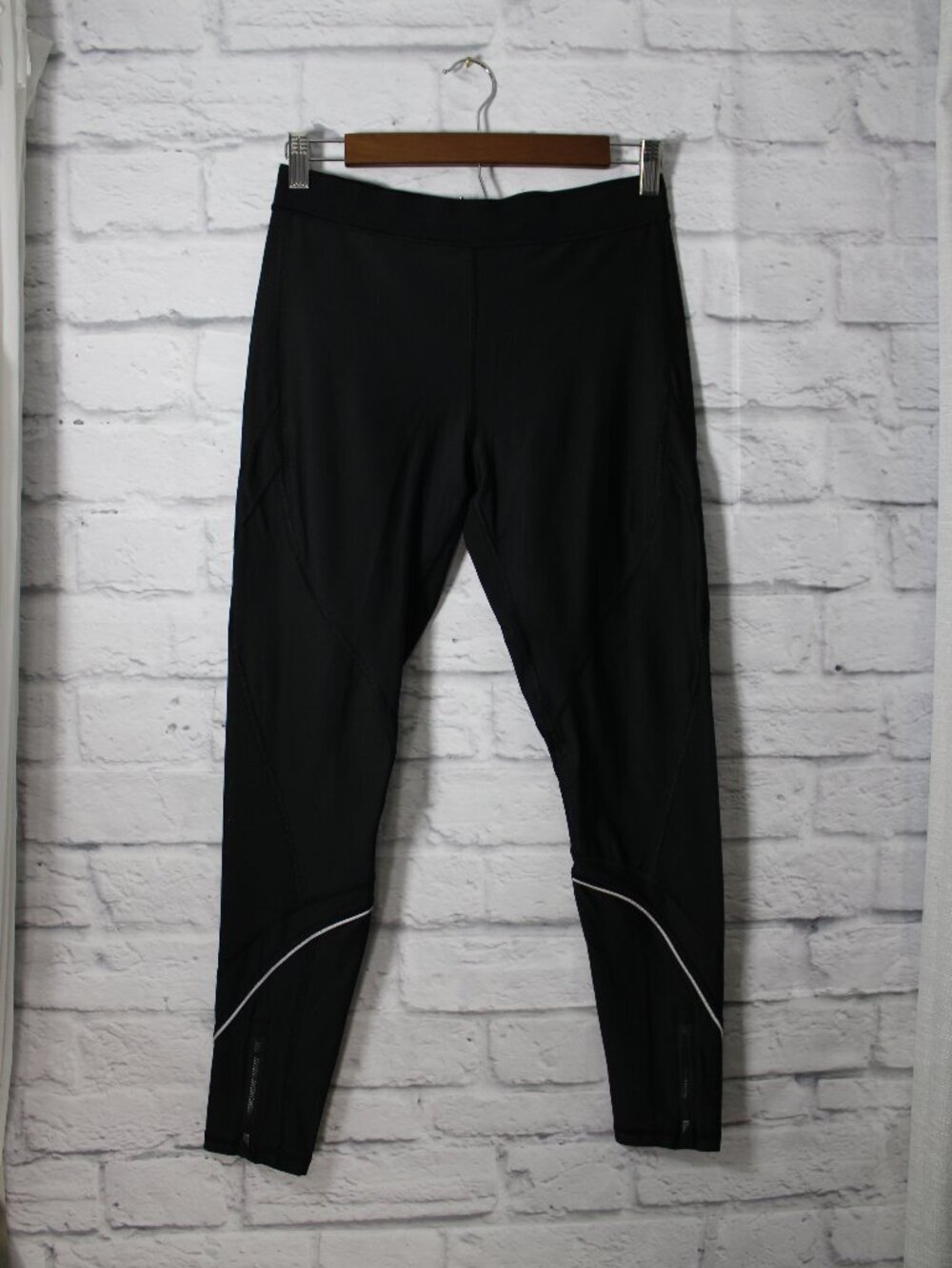 Victoria Sport Medium Black Knockout Tight Leggings Performance Running Pants